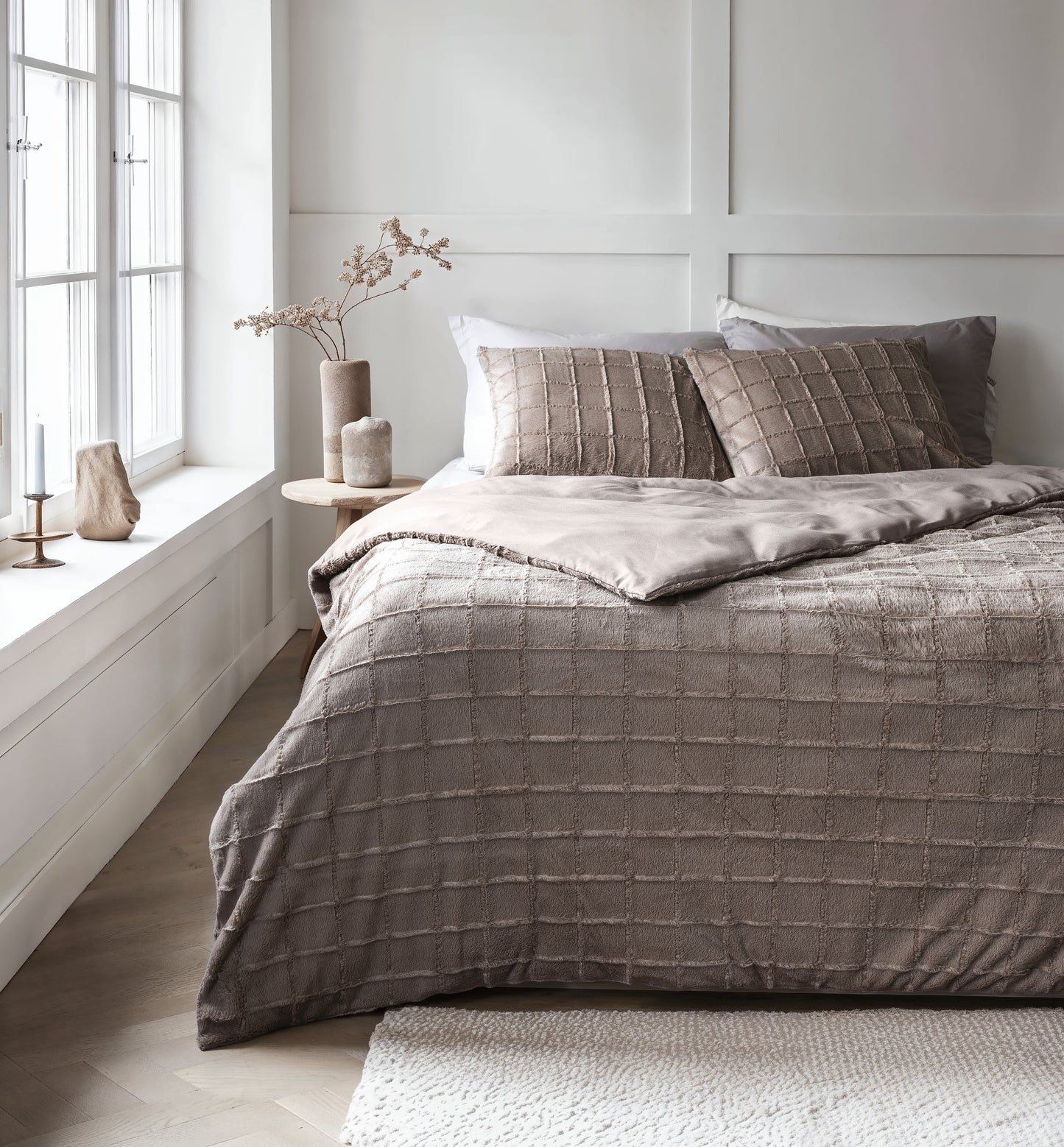 Faux Fur Check Taupe 200x200/220