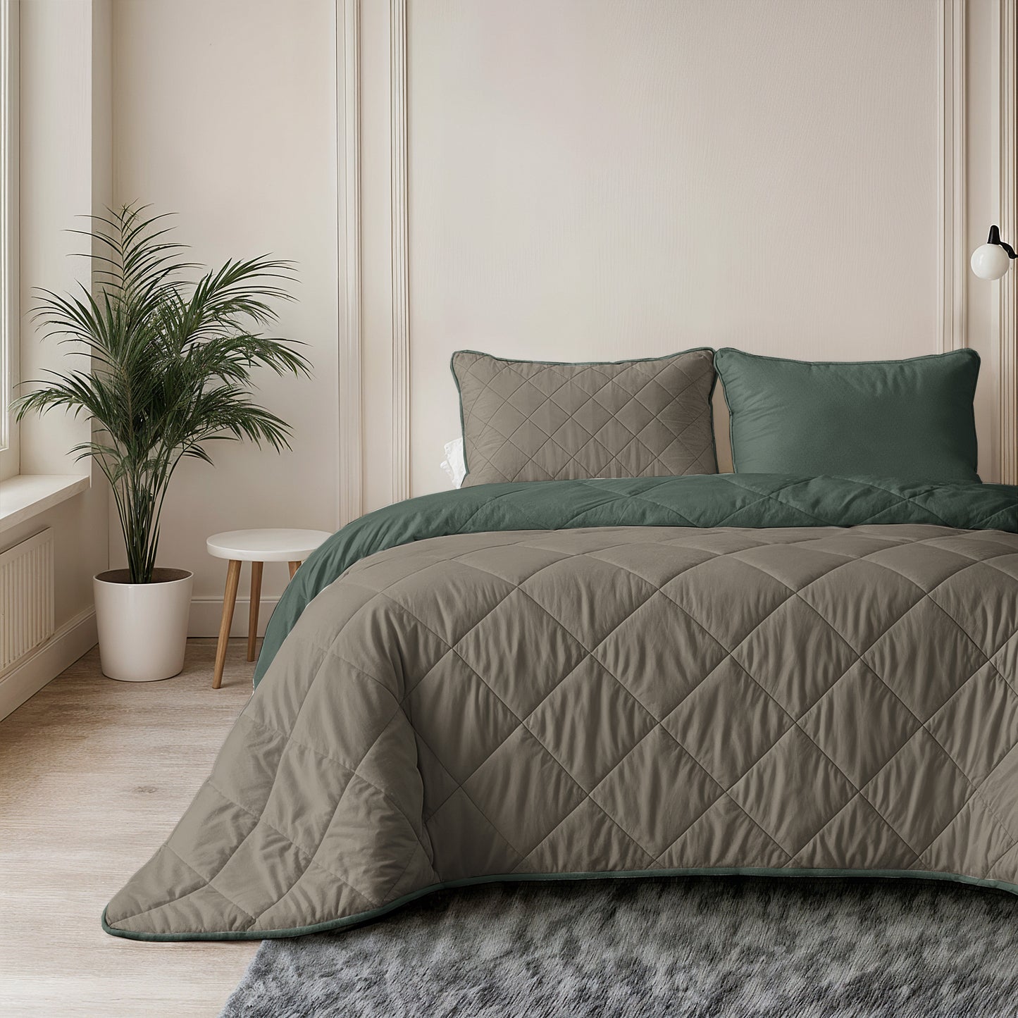 Lazy Dekbed Uni Groen/Taupe Grijs 200 x 200 Met Kussenslopen