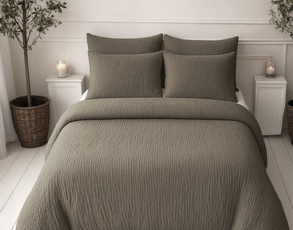 Lazy Dekbed Mousseline Taupe 240 x 200 Met Kussenslopen