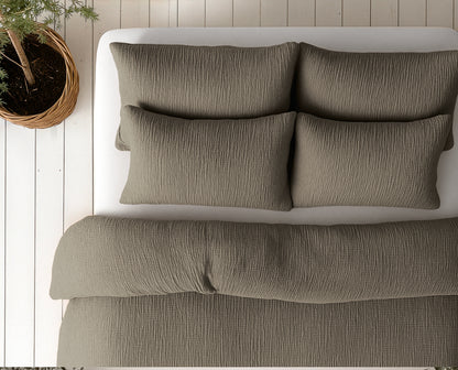 Lazy Dekbed Mousseline Taupe 240 x 200 Met Kussenslopen